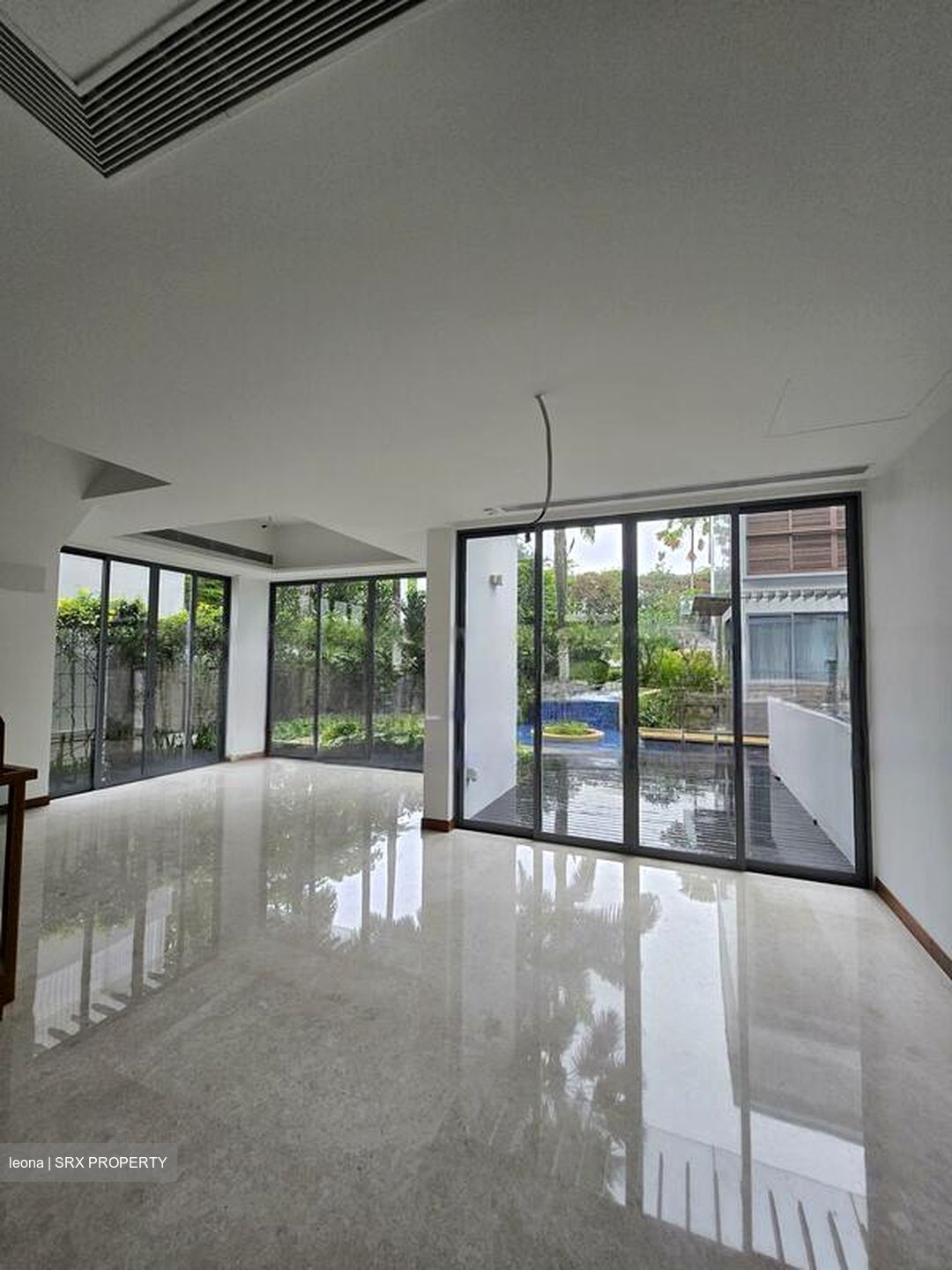Hillcrest Road (D11), Terrace #464980141